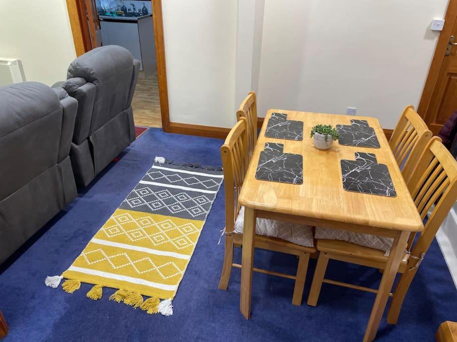 Lovely 3 Bedroom Apartment In 班克拉那 外观 照片